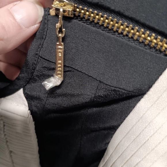 NWOT Ted Baker “Amien” Pleated Bib Shirt Dress in Black & Ivory - Picture 6 of 9